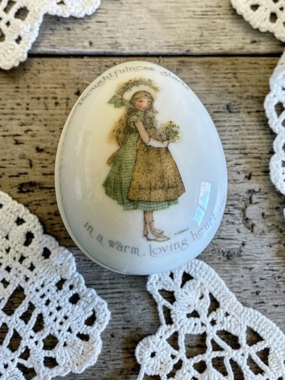 VTG Holly Hobbie 1974 Porcelain Egg Girl with Bouquet Trinket Box  Made in Japan